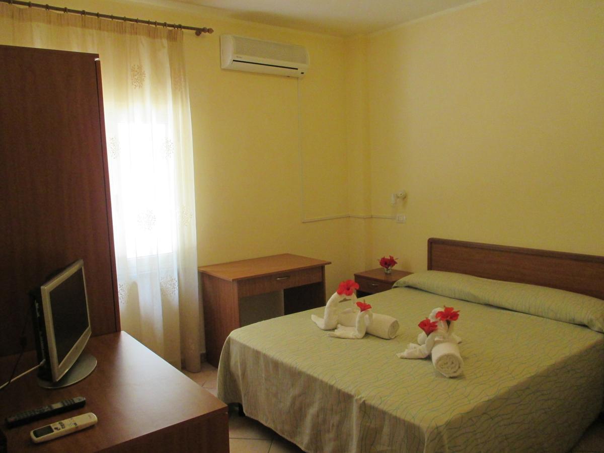 Solemare Club Village Capo Vaticano Exterior photo